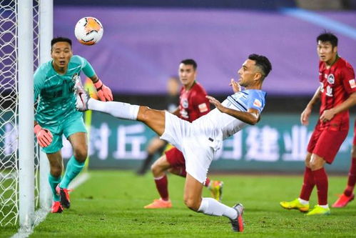 中超盛宴！申花4-0横扫西海岸，刘诚宇连场破门，米内罗2射1传展现神级表现