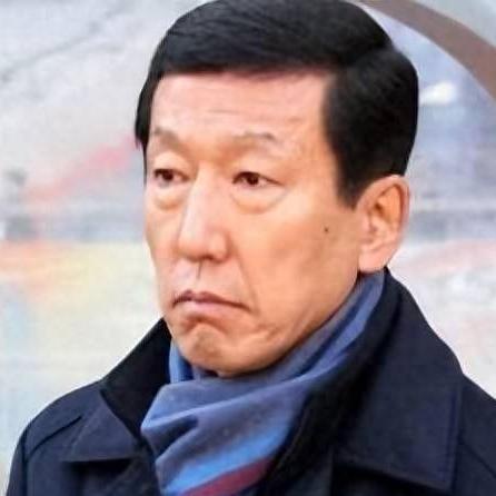 足球报，泰山队换帅在即，崔康熙留任已无实质意义，新帅或将引领球队走向新篇章