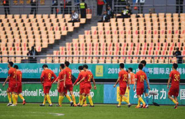 北青曝国足备战策略,超长集训成过去,王钰栋有望脱颖而出竞争主力 北青曝国足备战策略,超长集训成过去,王钰栋有望脱颖而出竞争主力